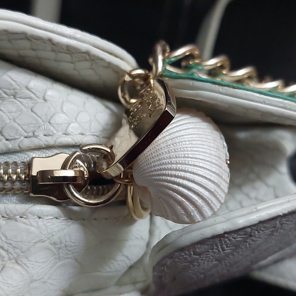 Betsey Johnson White Fish Crossbody Bag with Teal and Red Accents - Picture 4 of 5